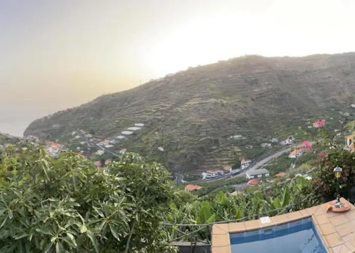 Secluded Cottage W Pool, Oceanside View, 3Br, 3Ba