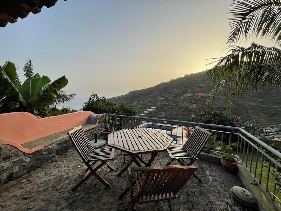 Villa Secluded W Pool, Oceanside View, 3br, 3ba *