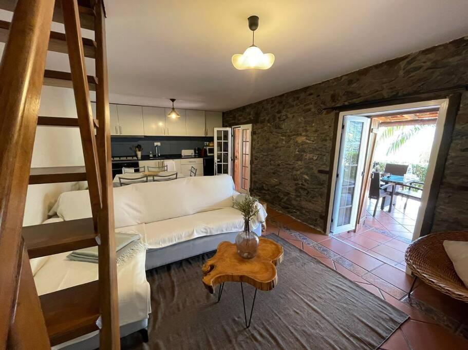 Secluded W Pool, Oceanside View, 3br, 3ba Ponta do Sol (Madeira)