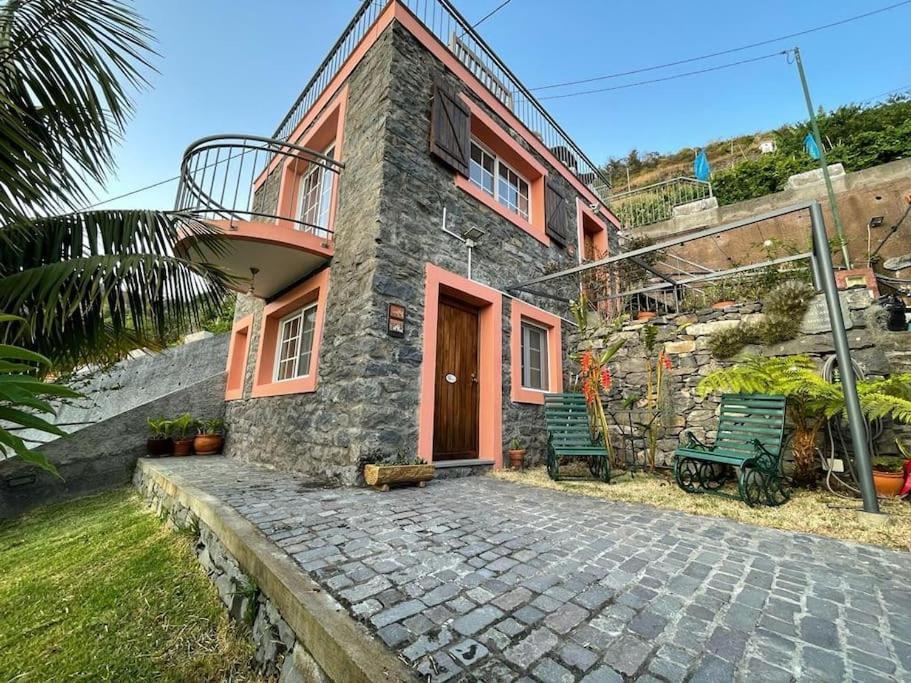 Villa Secluded W Pool, Oceanside View, 3br, 3ba Ponta do Sol (Madeira)